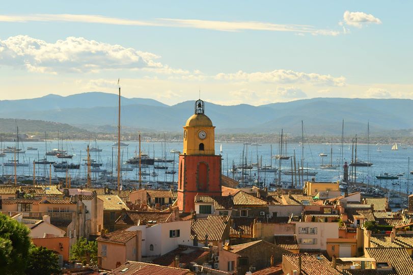 Vue sur la ville et la mer