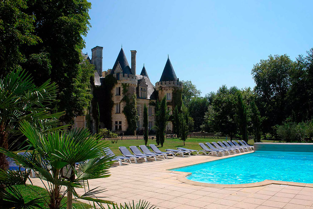 Photo du Château Golf des 7 Tours vu de l'extérieur.